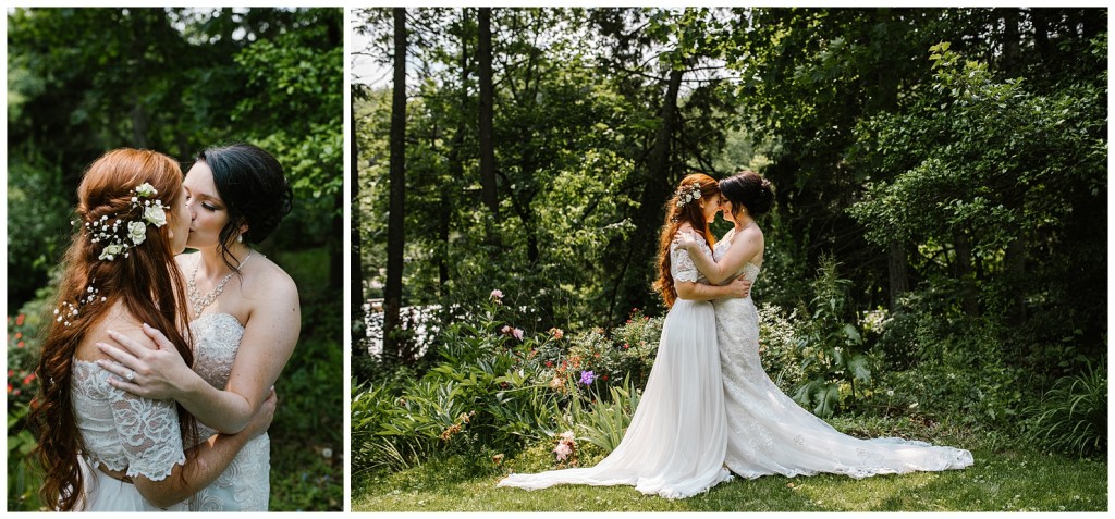 brides posing together