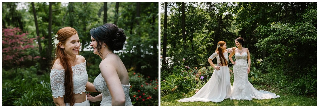 brides posing together