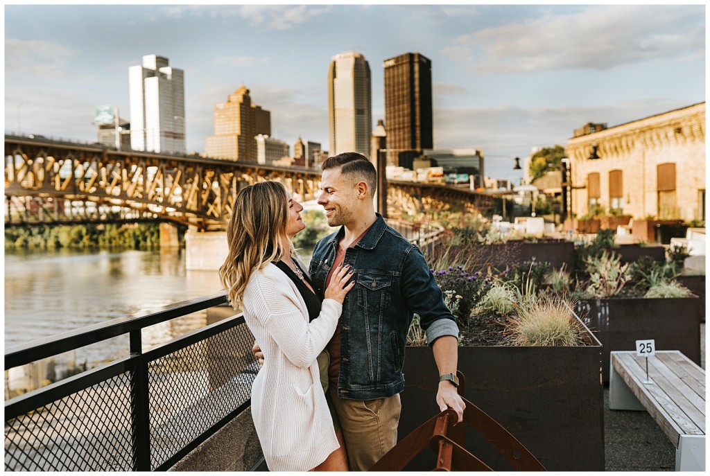 Southside & Downtown PGH Engagement Photos_0010