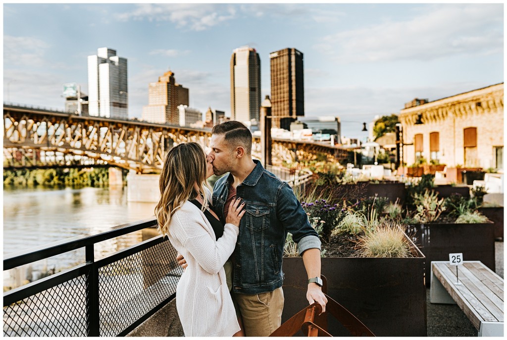 Southside & Downtown PGH Engagement Photos_0011