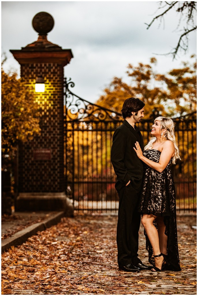 Fall engagement photos at Mellon and Frick Park_0020