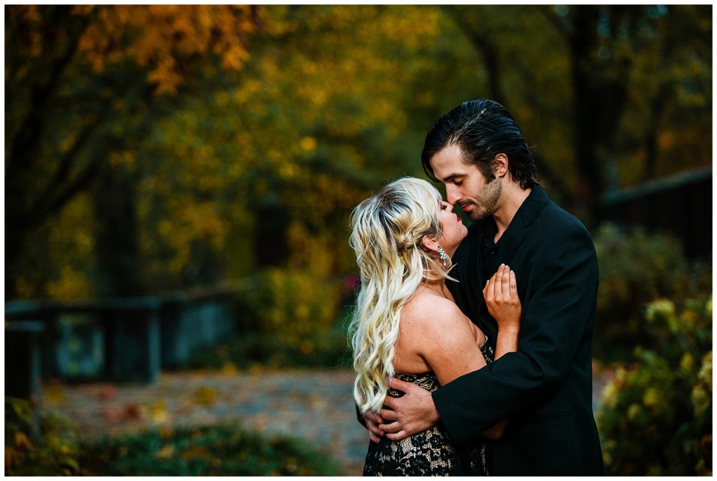 Fall engagement photos at Mellon and Frick Park_0027