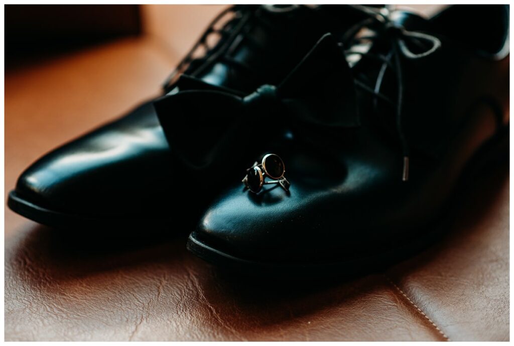 Groom getting ready at oaklander hotel