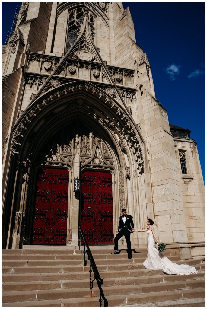 bride and groom at Heinz Chapel